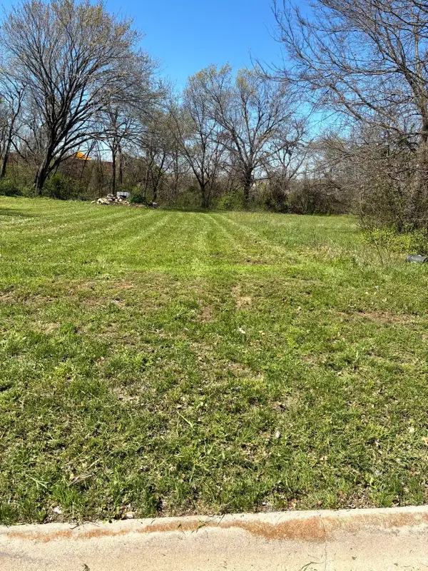 1103 Field Street, Gainesville, TX 76240
