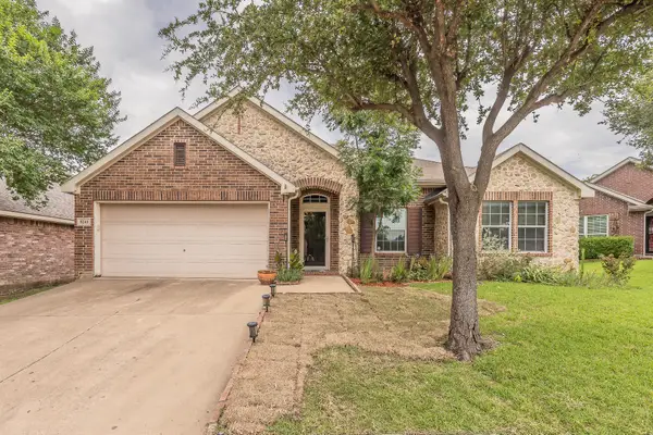 8241 Lauren Way, Watauga, TX 76148