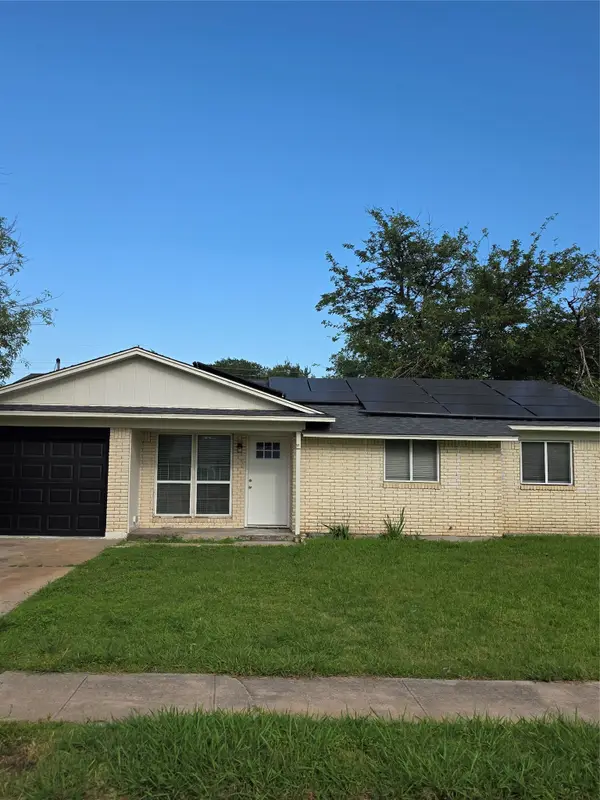 4325 Gram Lane, Bellmead, TX 76705