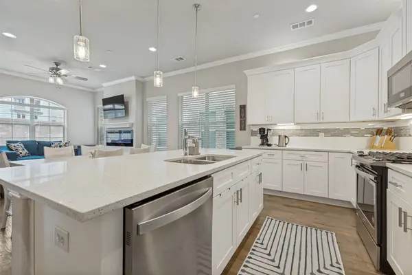 2921 Lindale Drive, Carrollton, TX 75010