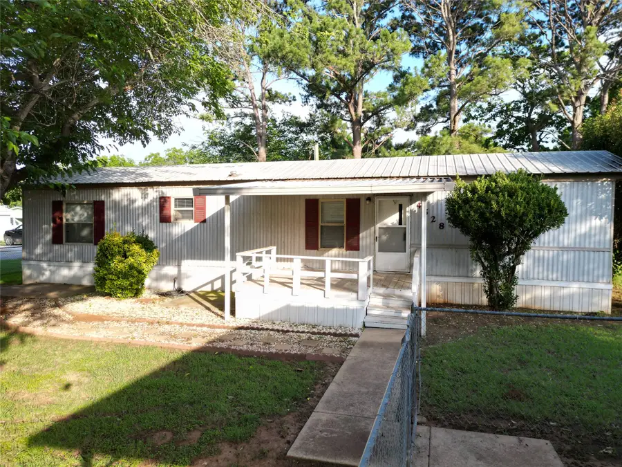 4528 Wildwood Circle, Granbury, TX 76049 - #2