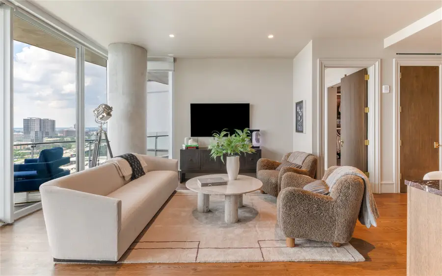 3130 Harwood #1502, Dallas, TX 75201 - #3