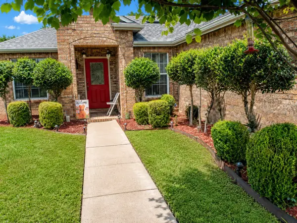 8323 Brigalow Street, Arlington, TX 76002
