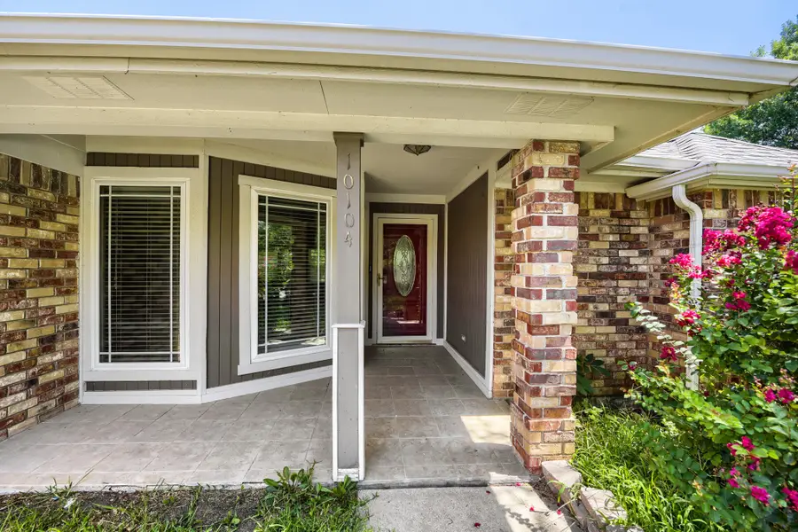 10104 Stoneleigh Drive, Benbrook, TX 76126 - #3