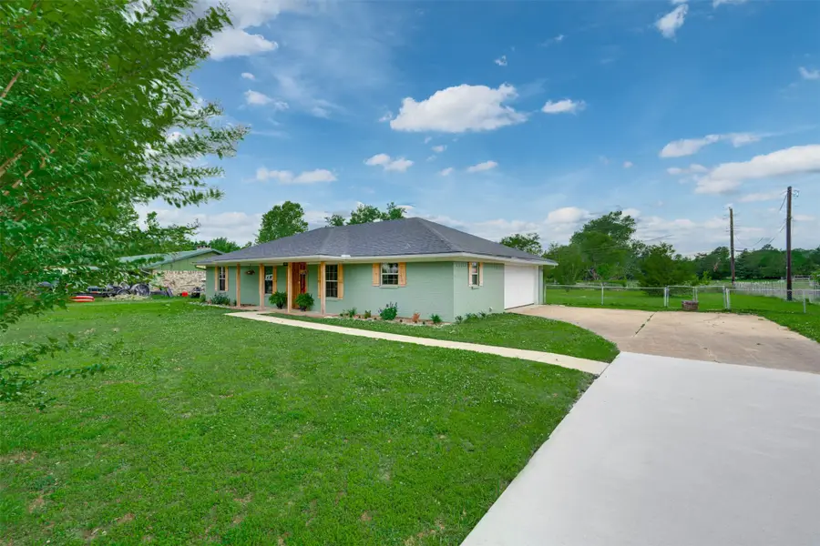 2770 40th Street Se, Paris, TX 75462 - #2