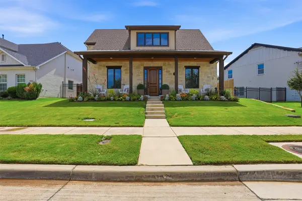 527 Trailrider Road, Fort Worth, TX 76114