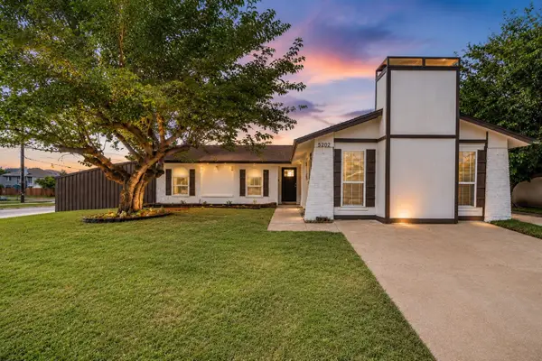 5202 Chestnut Place, Garland, TX 75043