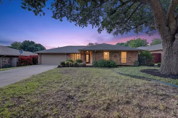 2515 Avonhill Drive, Arlington, TX 76015