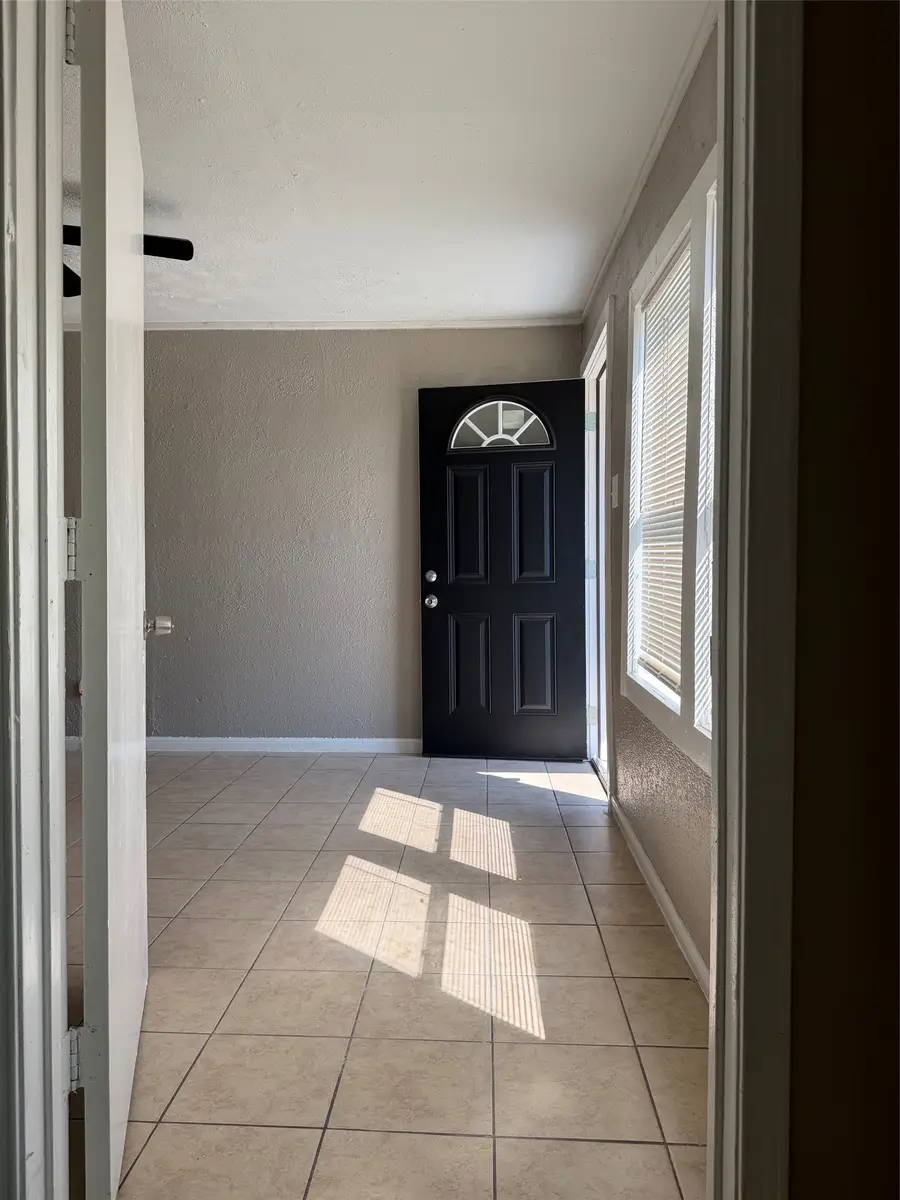 2709 Hanger, Fort Worth, TX 76105 - #3