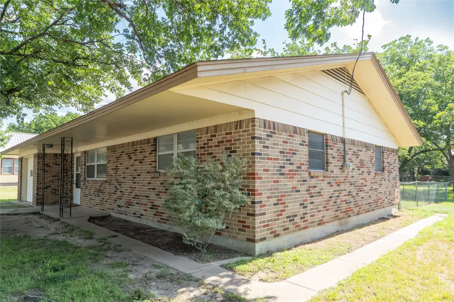 506 N Main Street, Muenster, TX 76252 - #3