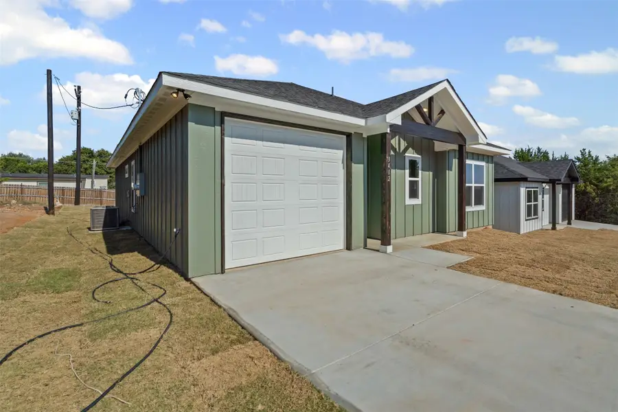 3402 Hilltop Road, Granbury, TX 76048 - #3