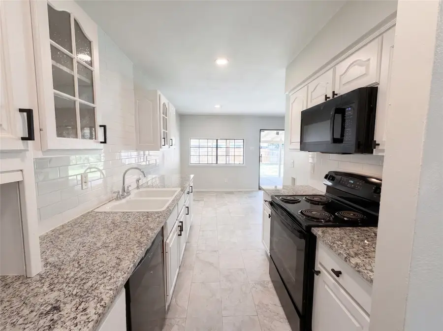 1102 Hillwood Drive, Lewisville, TX 75067 - #2