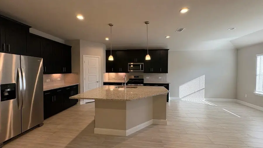 219 Sandstone Circle, Granbury, TX 76048 - #2
