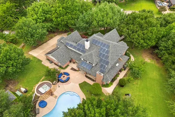 8 Park Place, Mansfield, TX 76063