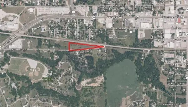 901 W Cherokee Avenue, Comanche, TX 76442