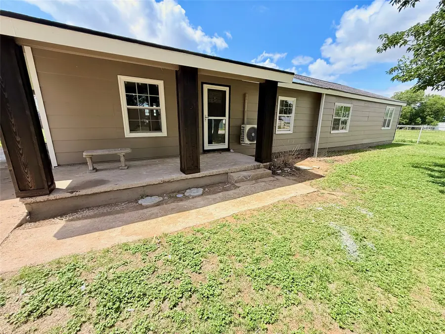 1220 Avenue G, Hawley, TX 79525 - #2