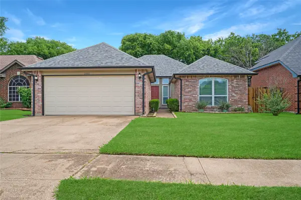 2301 Bennington Drive, Arlington, TX 76018
