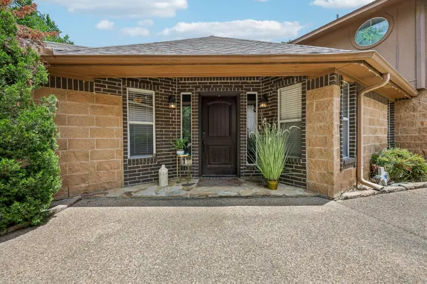 408 Milla Lane, Euless, TX 76039