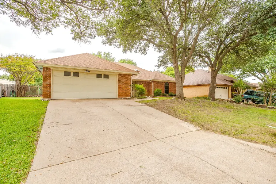 340 Grand Meadow Drive, Fort Worth, TX 76108 - #2
