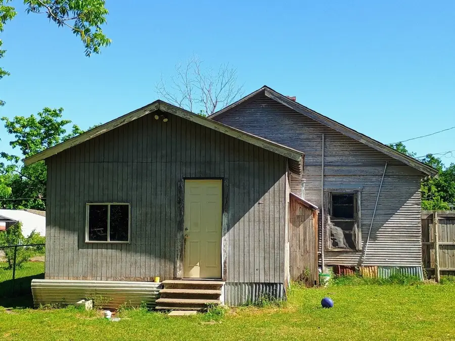 612 W 16th Ave, Corsicana, TX 75110 - #3