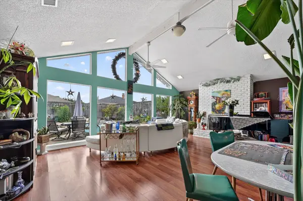 10015 Chimney Hill Lane, Dallas, TX 75243