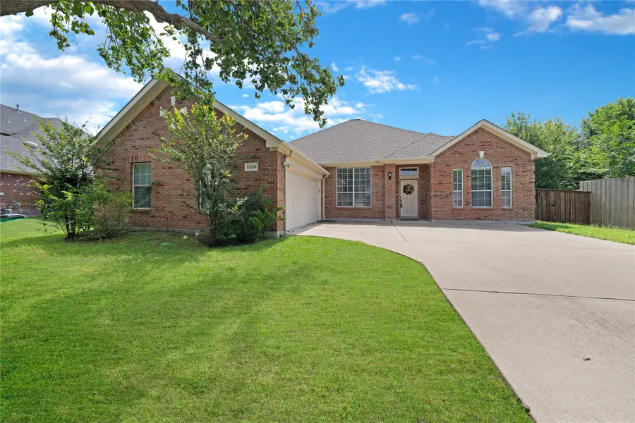 5208 Lake Haven Lane, Grand Prairie, TX 75052 - #2