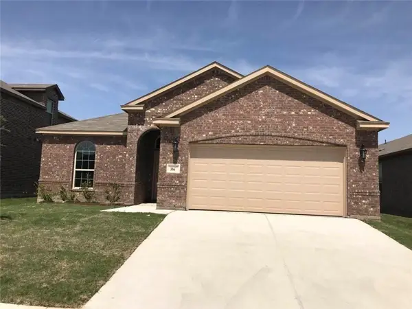 356 Emerald Creek Drive, Fort Worth, TX 76131