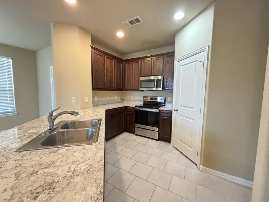 356 Emerald Creek Drive, Fort Worth, TX 76131 - #2