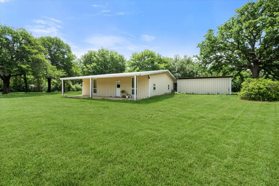 126 Smallwood Court, Springtown, TX 76082 - #2
