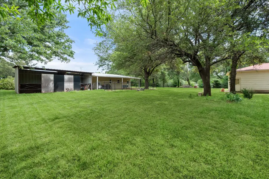 126 Smallwood Court, Springtown, TX 76082 - #3