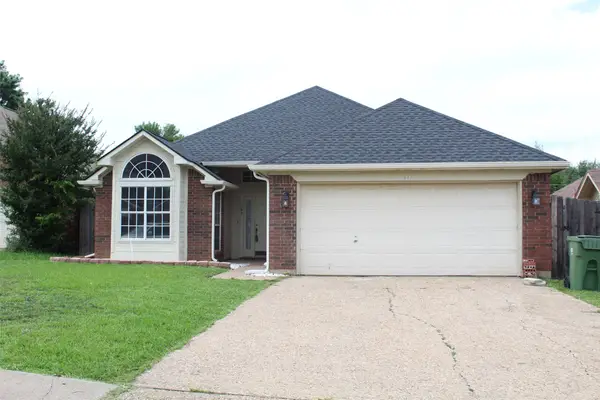 961 Grasswood Court, Arlington, TX 76017