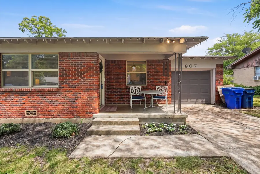 807 Elizabeth Boulevard, Granbury, TX 76048 - #2