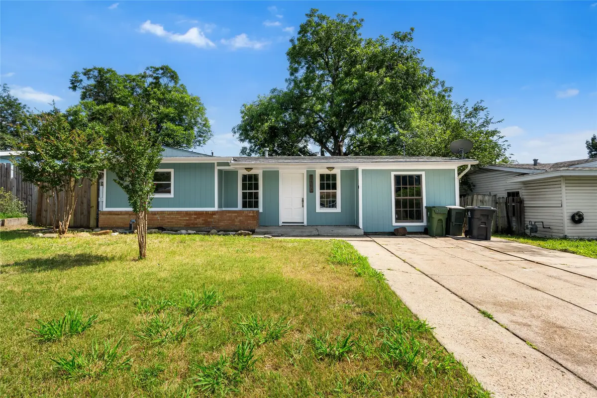 1010 E Lovers Lane, Arlington, TX 76010 - #1