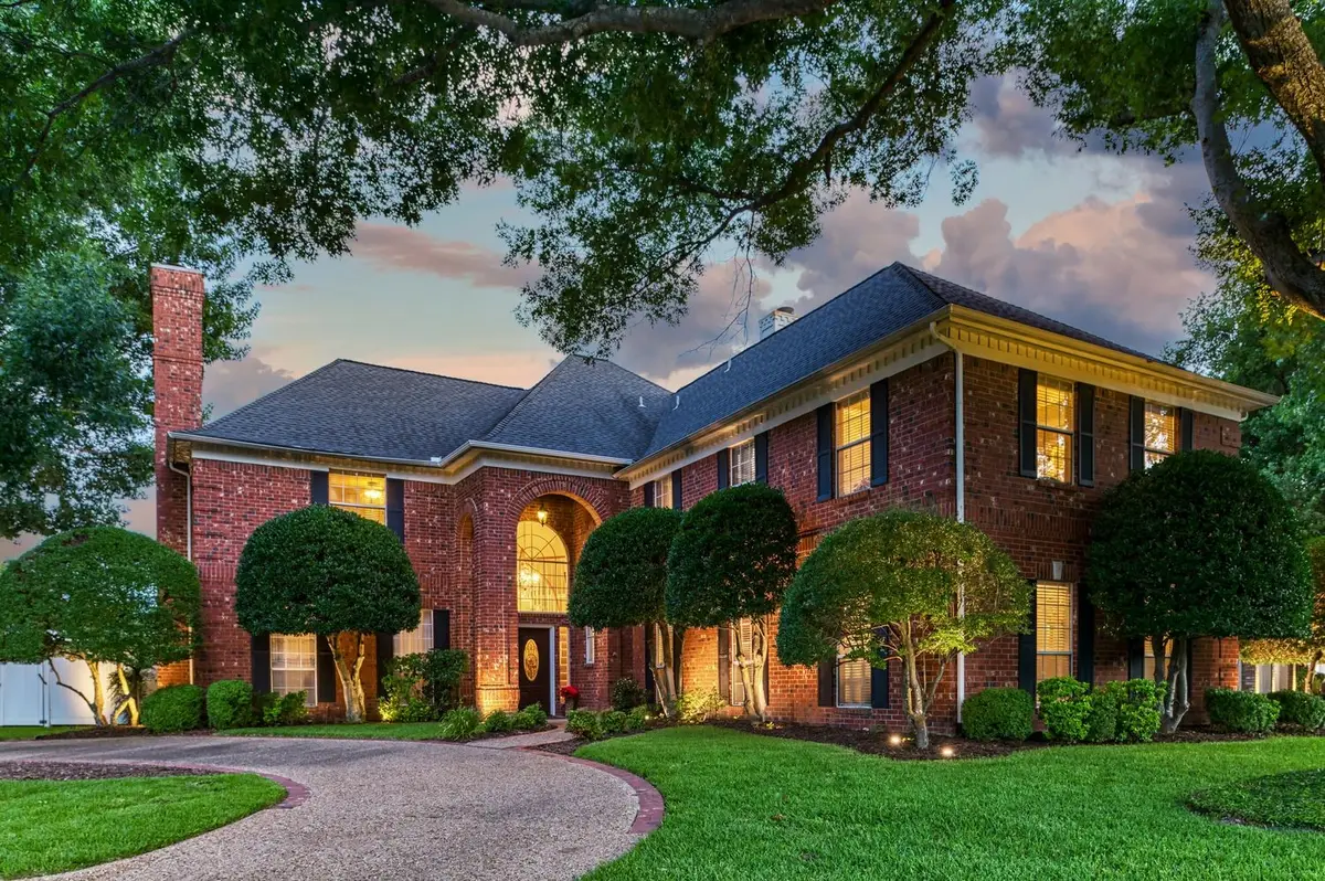 2610 Pinevalley Drive, Arlington, TX 76001 - #1