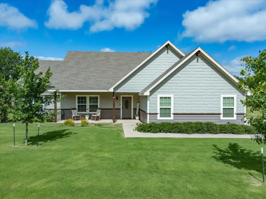 1018 Westwood Drive, Graham, TX 76450 - #2