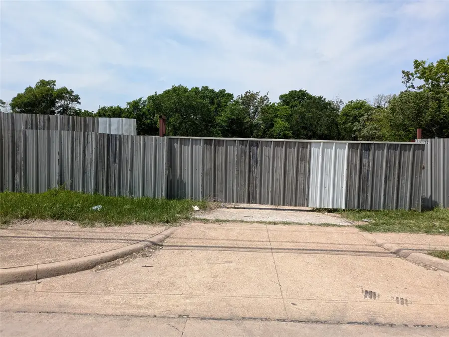 2421 Cedar Crest Boulevard, Dallas, TX 75203 - #2