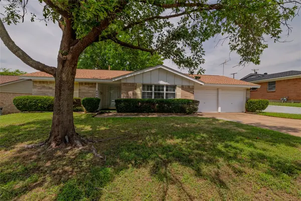 6604 Trailwood Drive, Forest Hill, TX 76140