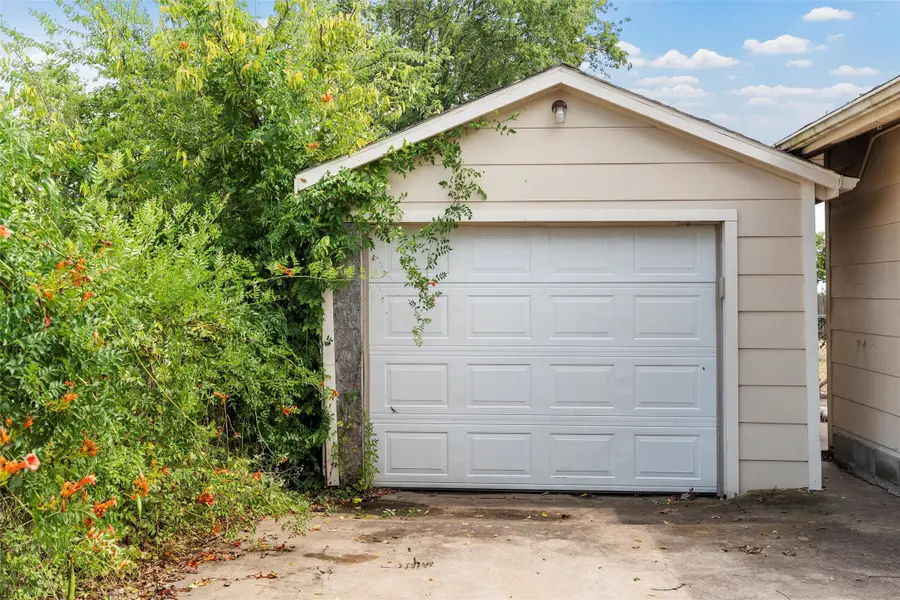 1306 W 11th Street, McGregor, TX 76657 - #3