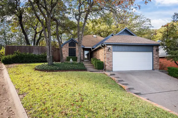 4922 Canberra Lane, Arlington, TX 76017