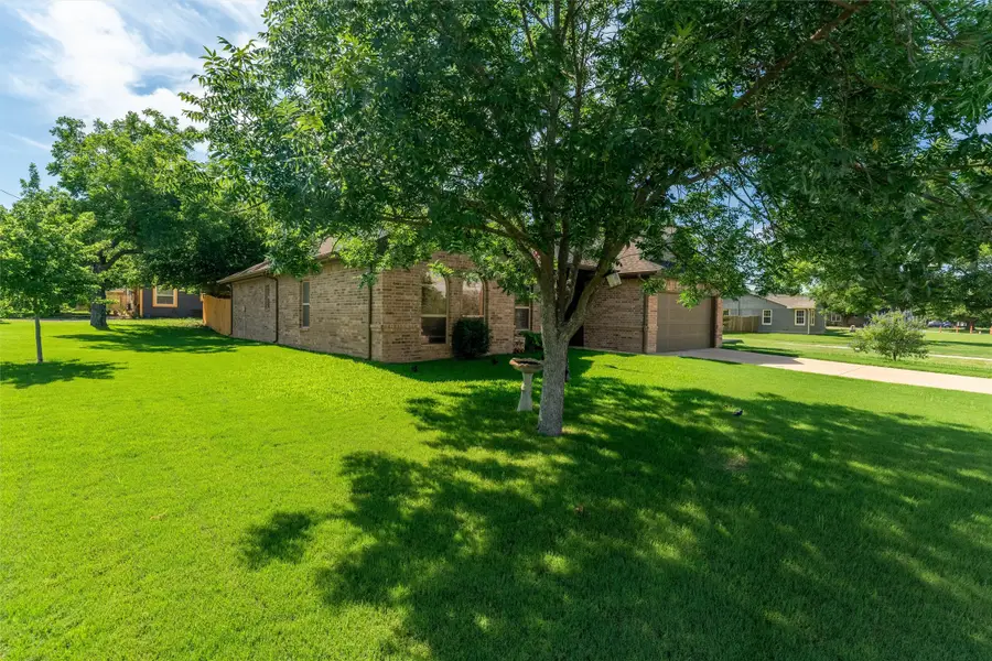 322 S Bowie Drive, Weatherford, TX 76086 - #2