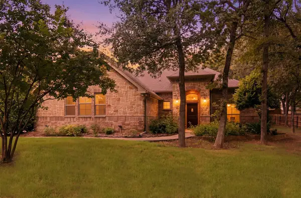 106 Elm Crest Court, Weatherford, TX 76087
