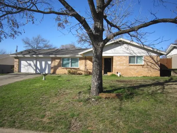 1610 Toplea Drive, Euless, TX 76040