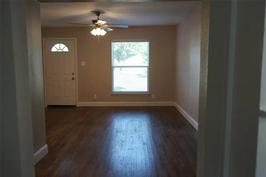603 Magnolia Street, Arlington, TX 76012 - #2