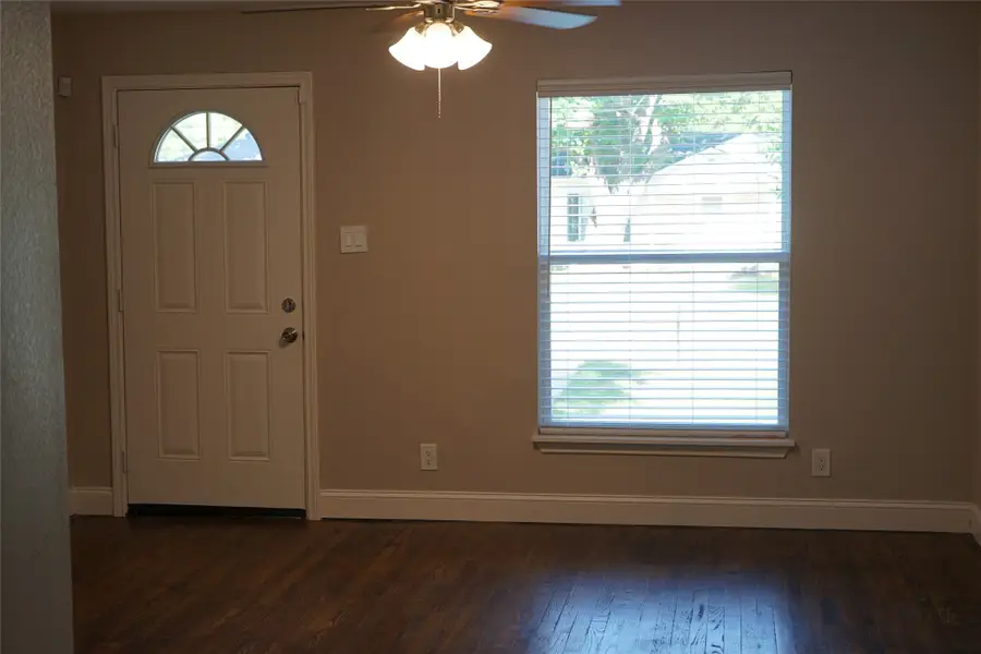 603 Magnolia Street, Arlington, TX 76012 - #3