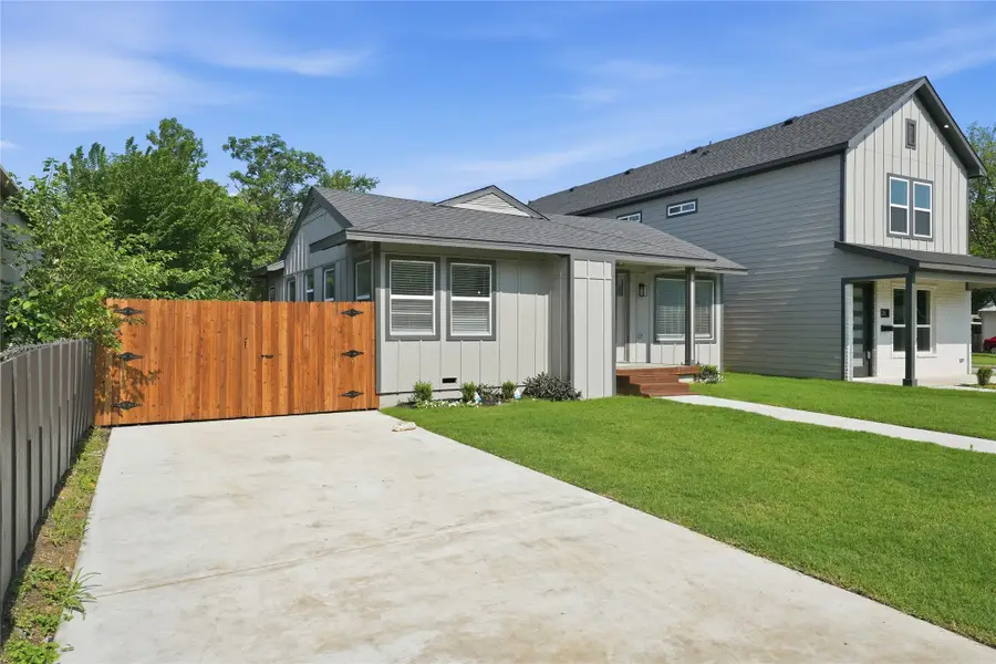 221 16th Street, Grand Prairie, TX 75050 - #2