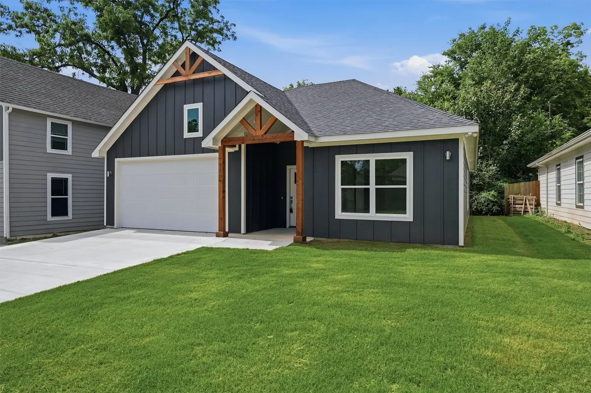 110 W Hull Street, Denison, TX 75021 - #1