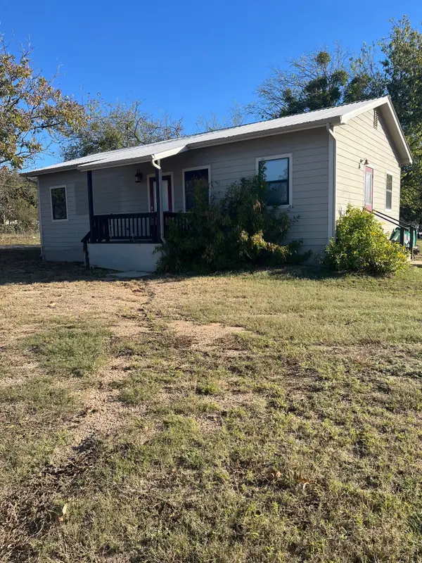 1310 N Mesquite Street N, Goldthwaite, TX 76844