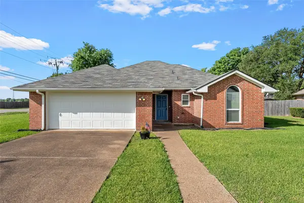 316 Evergreen Court, Hewitt, TX 76643