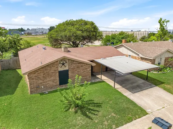 6512 Old Mill Circle, Watauga, TX 76148