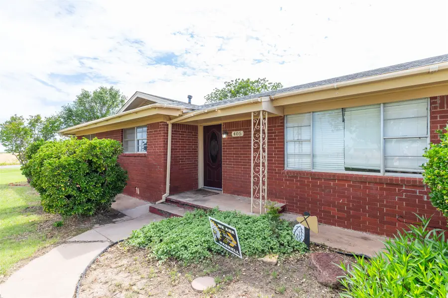 405 S Breustedt Street, Weinert, TX 76388 - #2